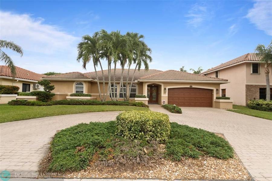 5437 NW 60th Dr, Coral Springs, FL 33067