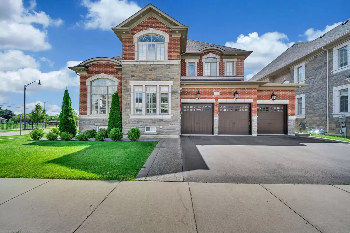 Brampton, ON L6P 4B7,9 Balloon CRES