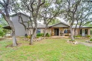 475 Stoney Hill Ln, Pipe Creek, TX 78063