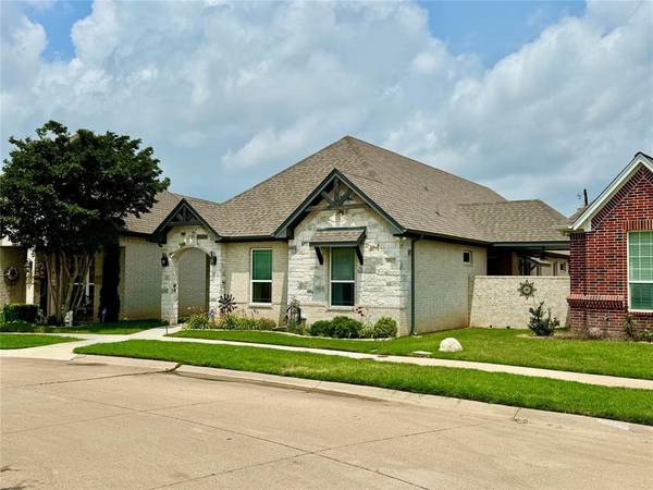 3512 Fountain Way, Granbury, TX 76049