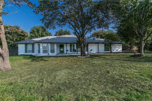 527 La Cresta Drive, Red Oak, TX 75154