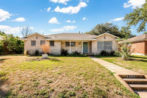 2252 Homeway Circle, Dallas, TX 75228