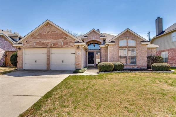 615 Delores Drive, Grand Prairie, TX 75052