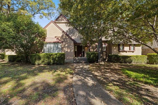 2319 Elderoaks Lane, Dallas, TX 75232