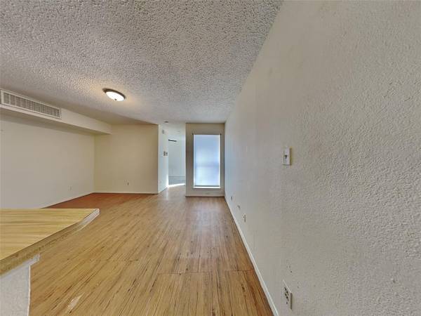 Dallas, TX 75243,9833 Walnut Street #303