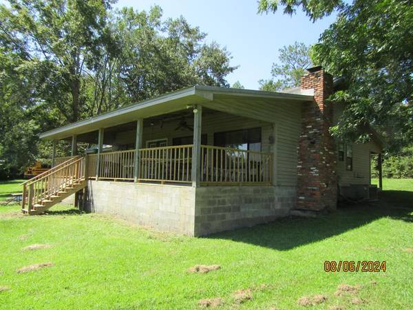 2911 Paradise Circle, Donalsonville, GA 39845