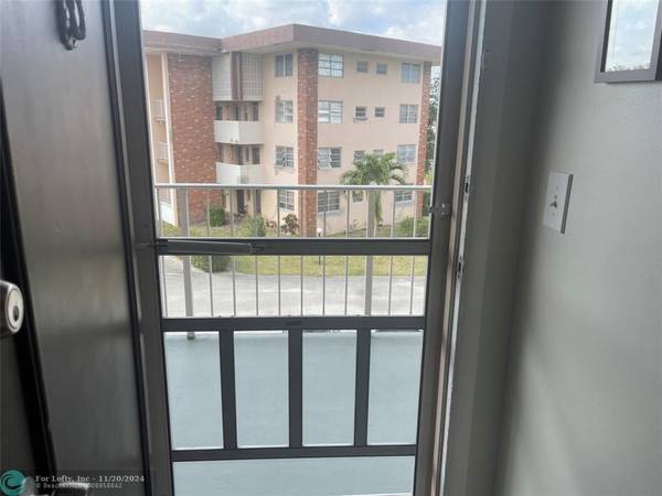 Lauderdale Lakes, FL 33313,2800 NW 47th Ter  #304B