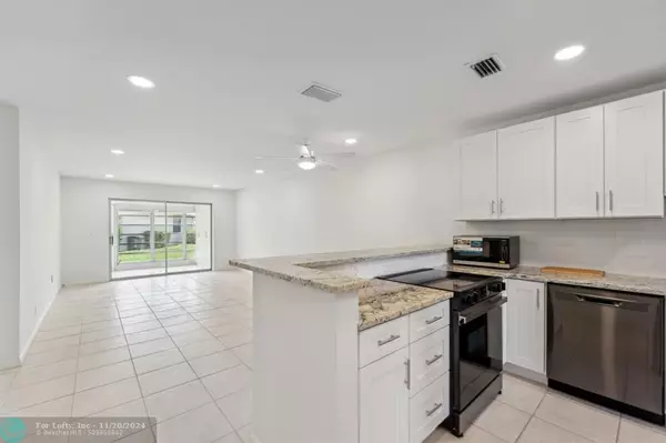 Boca Raton, FL 33433,8939 Warwick Dr