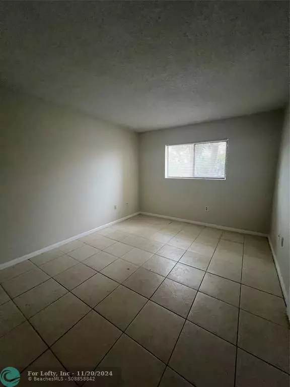 Pembroke Pines, FL 33025,301 Palm Way  #202