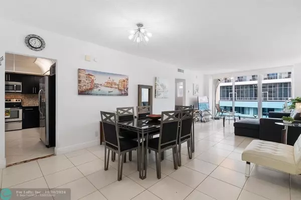 Hollywood, FL 33019,4001 S Ocean Dr  #14D