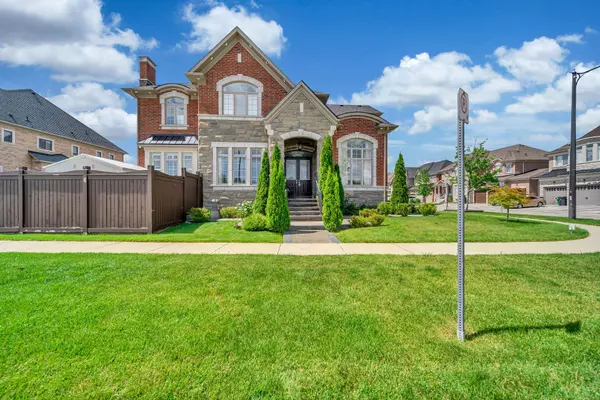 Brampton, ON L6P 4B7,9 Balloon CRES