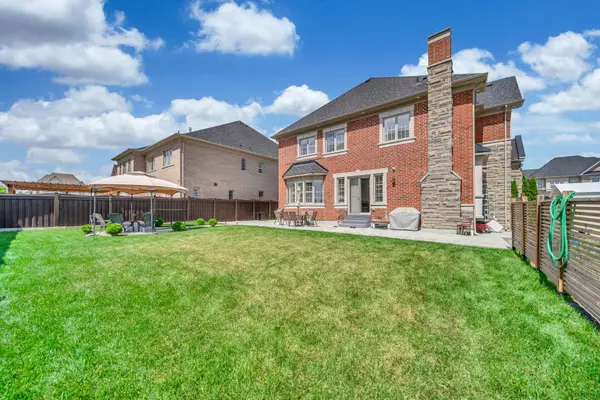 Brampton, ON L6P 4B7,9 Balloon CRES