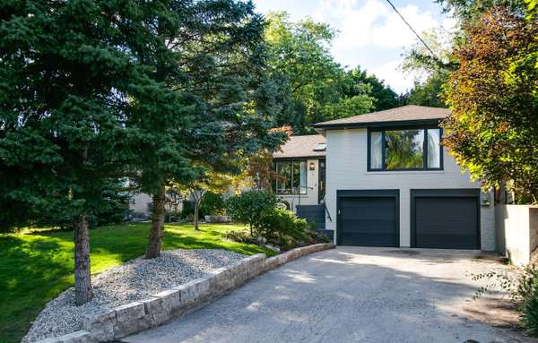 4 Pinehurst CRES, Toronto W08, ON M9A 3A5