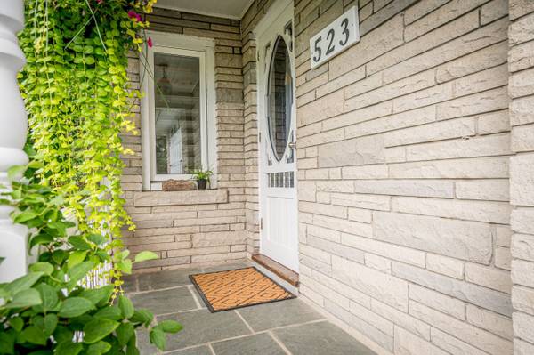 Kingston, ON K7L 4V1,523 GLENVIEW AVE