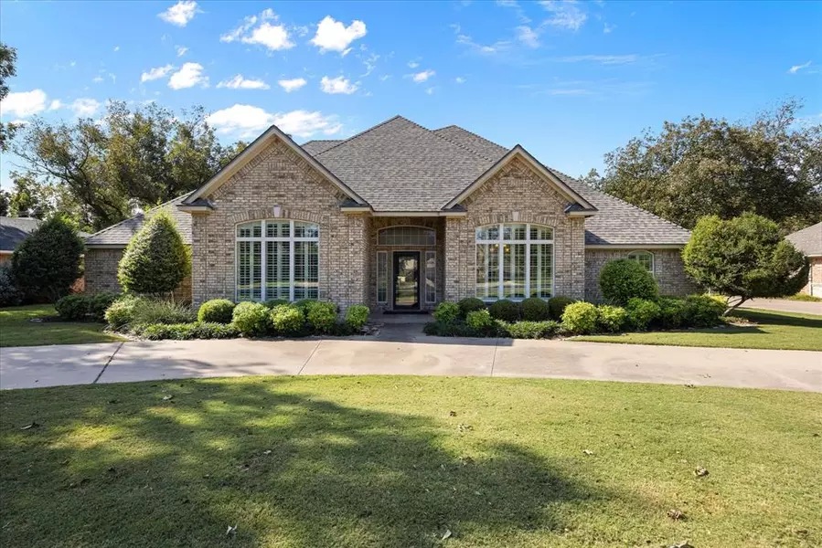 7413 Ravenswood Road, Granbury, TX 76049