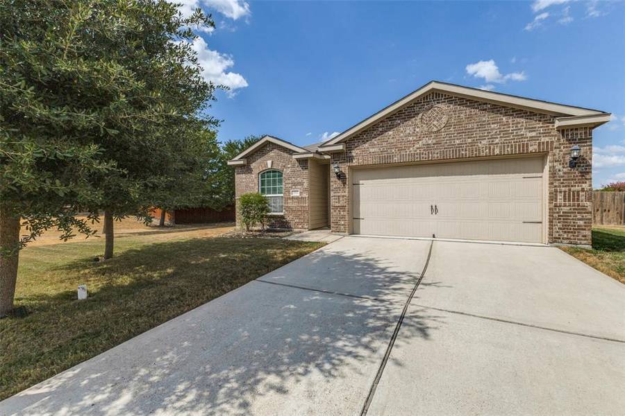 3004 Flowering Springs Drive, Forney, TX 75126