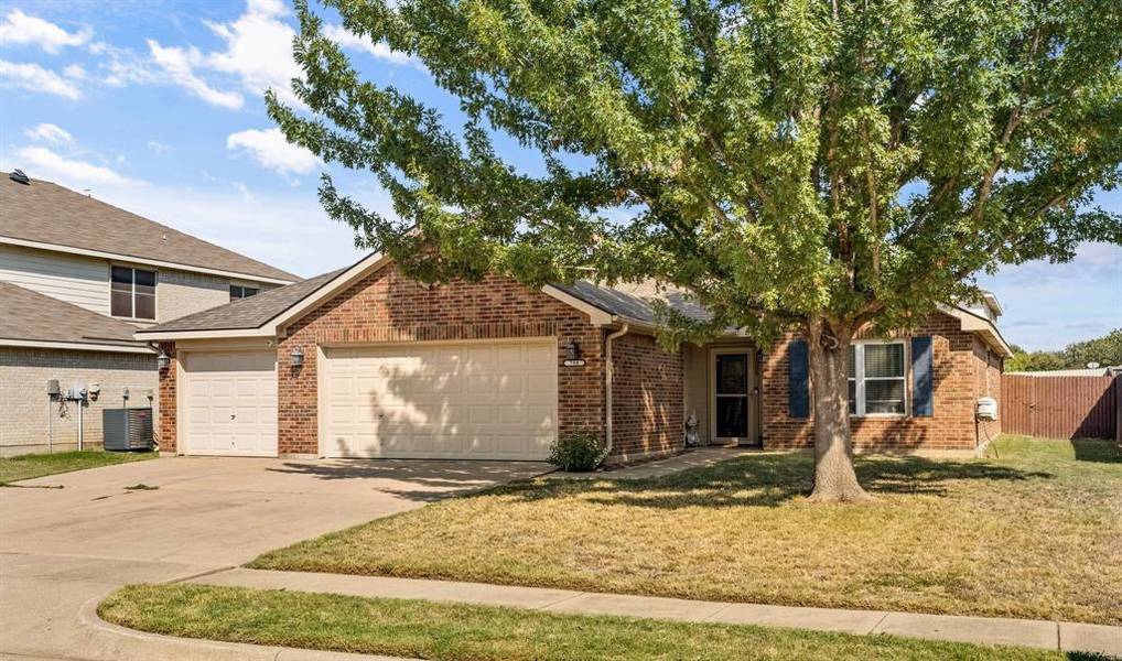 708 Mallard Drive, Saginaw, TX 76131