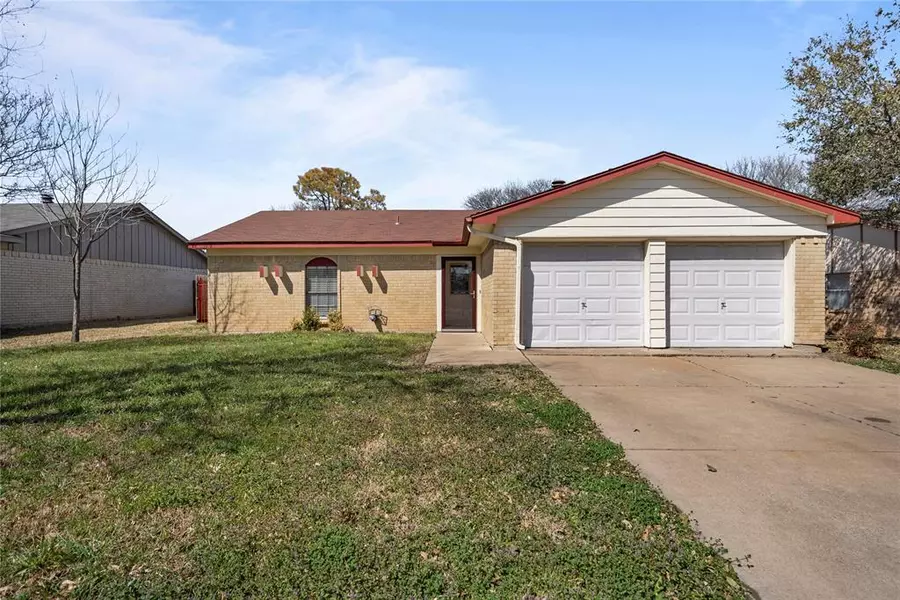 604 Normandy Lane, Saginaw, TX 76179