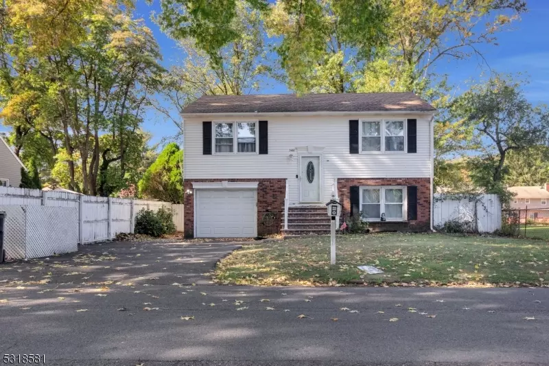 1444 Dogwood Dr, Piscataway Twp., NJ 08854