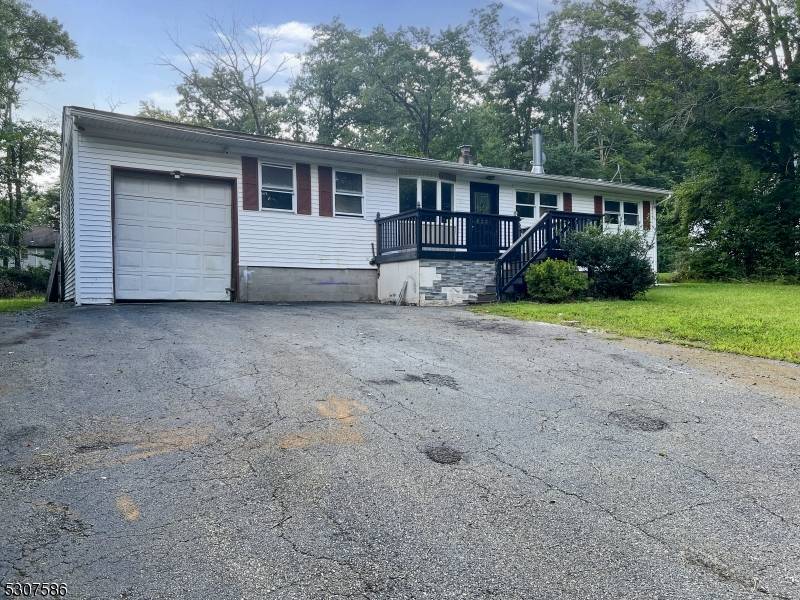 36 Ruth St, Hopatcong Boro, NJ 07874