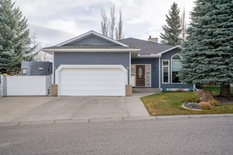 8 Shawnee WAY Southwest, Calgary, AB T2Y 2V4