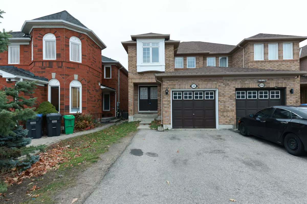 Mississauga, ON L5N 7N7,3385 Wild Cherry LN