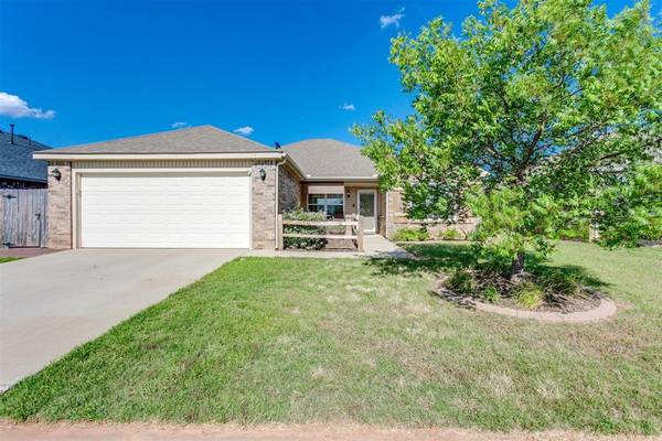 2504 Canyon Creek Drive, Yukon, OK 73099