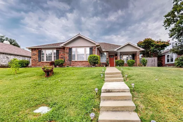 2079 Briarcliff Road, Lewisville, TX 75067