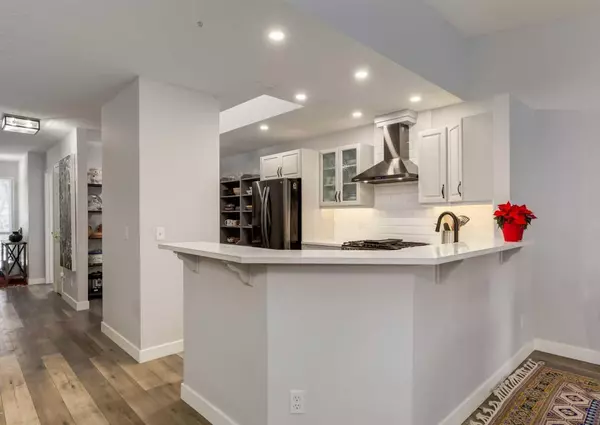 Calgary, AB T3B5T3,159 Valley Ridge HTS Northwest