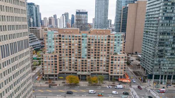 887 Bay ST #310, Toronto C01, ON M5S 3K4