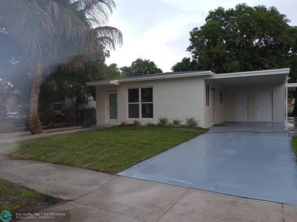 320 NE 172nd St, North Miami Beach, FL 33162