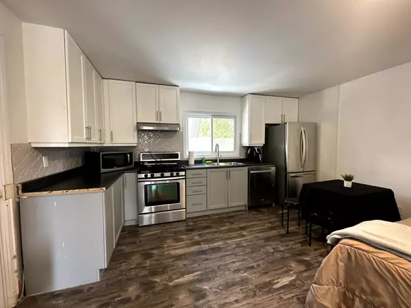 Wasaga Beach, ON L9Z 2J4,512 Mosley ST #1