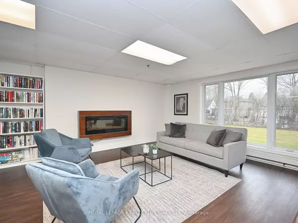 Oakville, ON L6K 3B1,212 Kerr ST #306