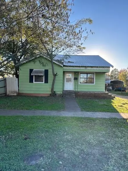 215 N Oak Avenue, Pauls Valley, OK 73075