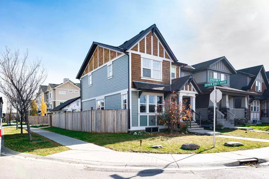 267 Skyview Point RD Northeast, Calgary, AB T3N 0K7