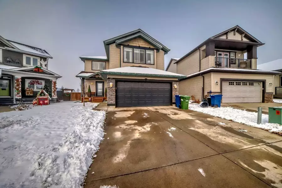 69 Thornfield Close Southeast, Airdrie, AB T4A 2K7