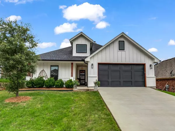 1408 Town Creek Circle, Weatherford, TX 76086