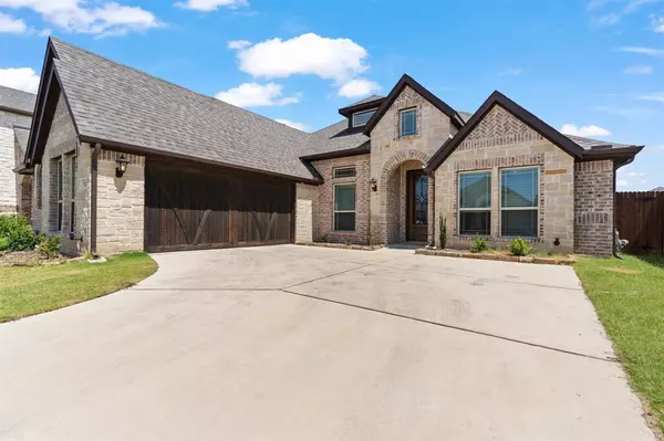 524 Joe Street, Burleson, TX 76028