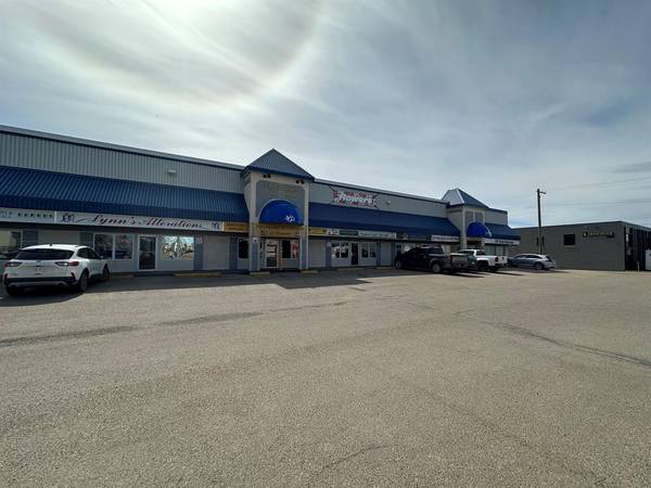 Grande Prairie, AB T8V 7T2,9899 112 AVE #104