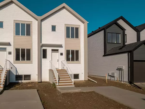 24 Blackwolf LN N, Lethbridge, AB T1H7J2