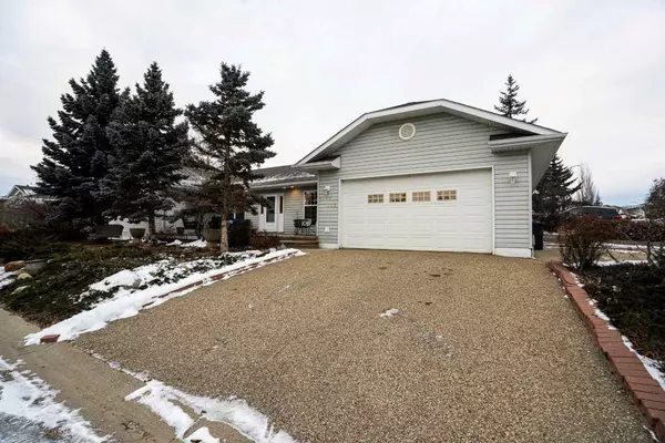 9129 135 Ave, Peace River, AB T8S 1X4