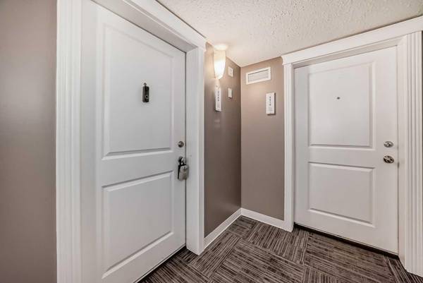 Calgary, AB t3m2l6,11 Mahogany ROW Southeast #3309