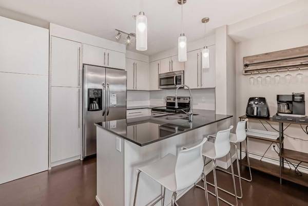 Calgary, AB t3m2l6,11 Mahogany ROW Southeast #3309