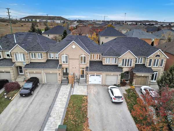 74 Giancola CRES, Vaughan, ON L6A 2T5