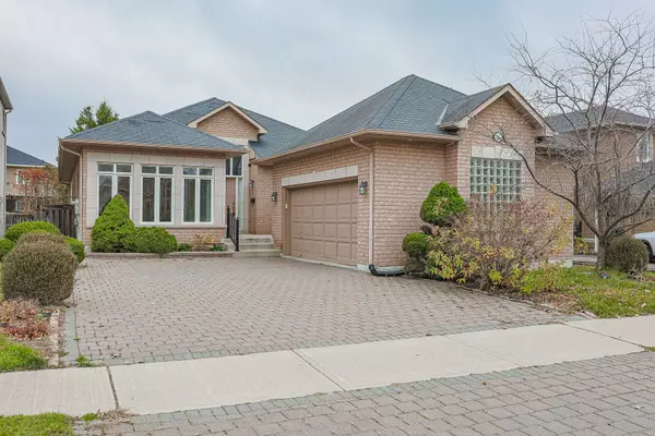 11 Brookgreene CRES, Richmond Hill, ON L4C 0M1