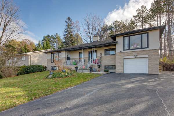 153 Ardagh RD, Barrie, ON L4N 7Z1