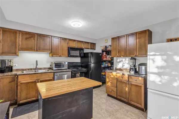 Saskatoon, SK S7M 1J7,210 Camponi PLACE #12