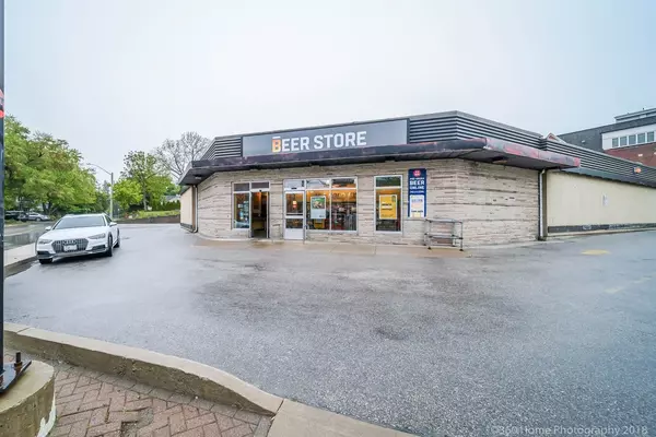 Oakville, ON L6K 1E3,104 Lakeshore RD W