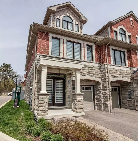 40 Hiawatha CT, Vaughan, ON L4L 0J2