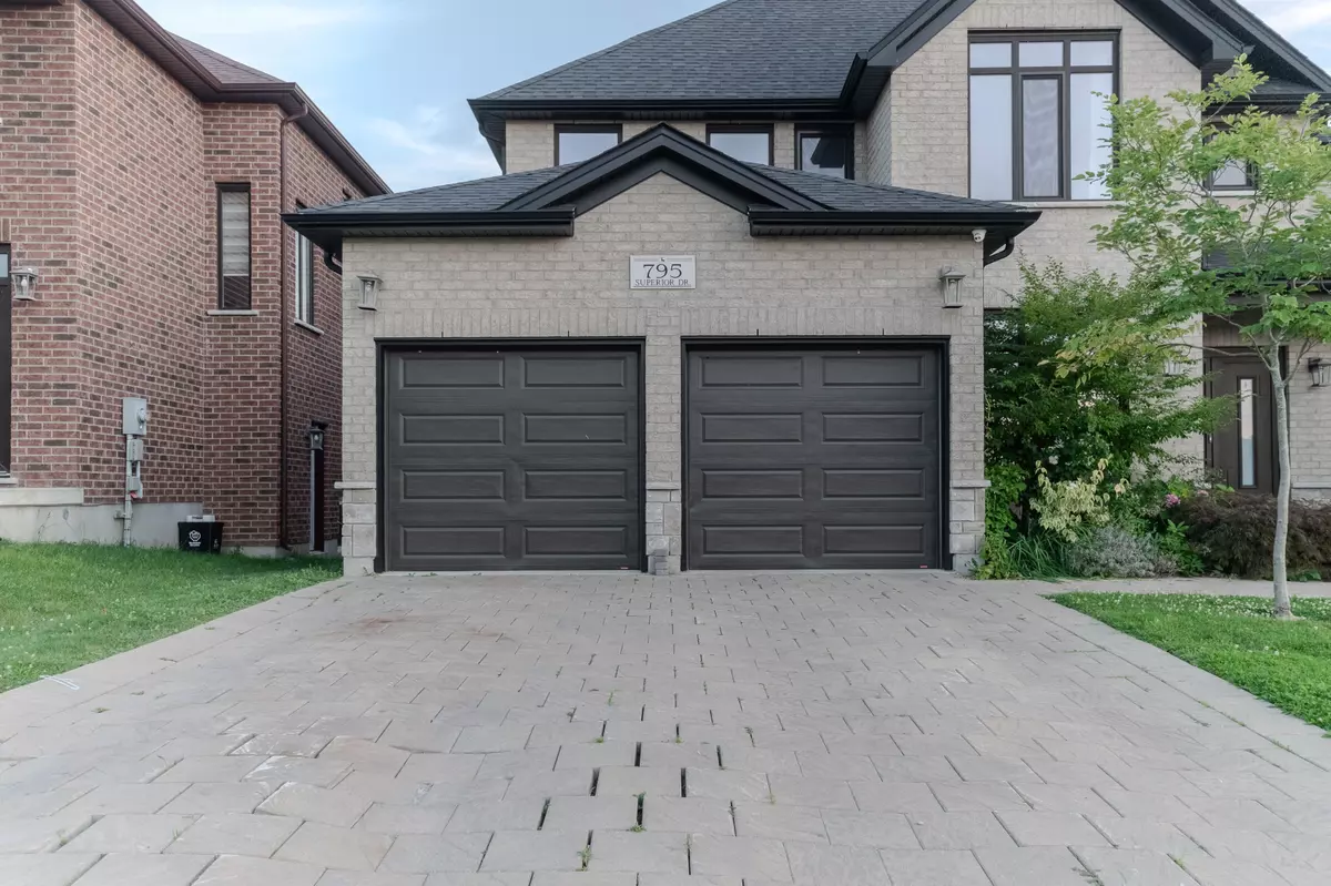 London, ON N5X 0M1,795 Superior DR